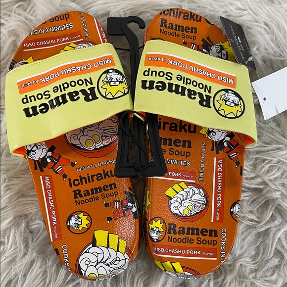 Naruto Men's Slide Sandals Ramen Noodle Soup Size 7 NEW - Picture 4 of 9
